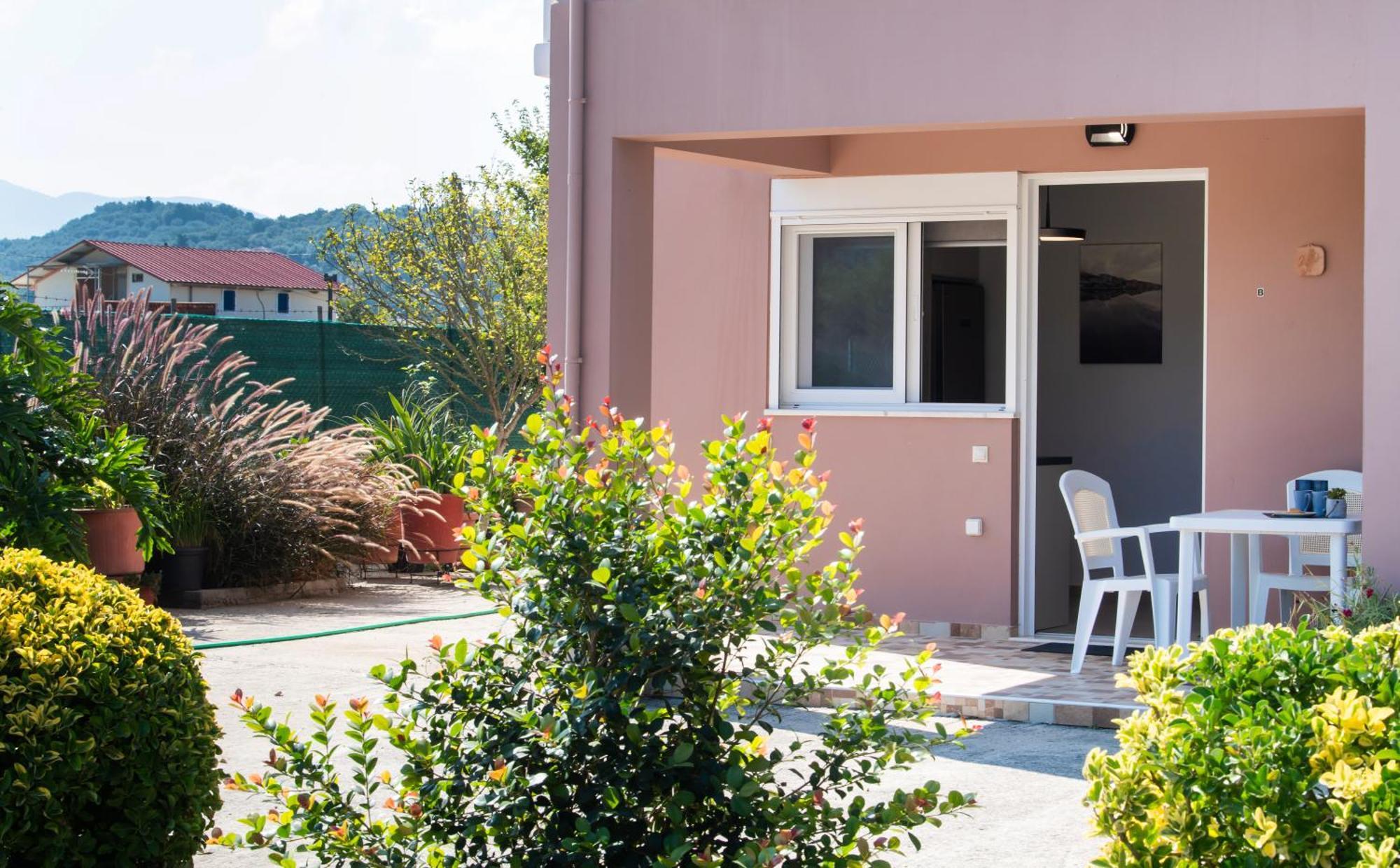 Ruellia Luxury Apartments Kalligoni 외부 사진